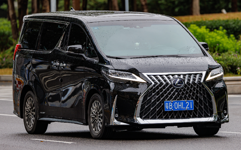lexusvan1